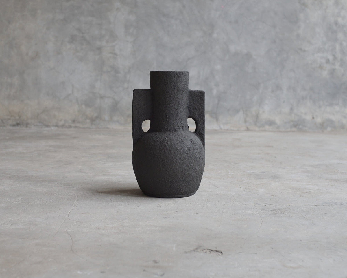 Black ceramic vase ELE132