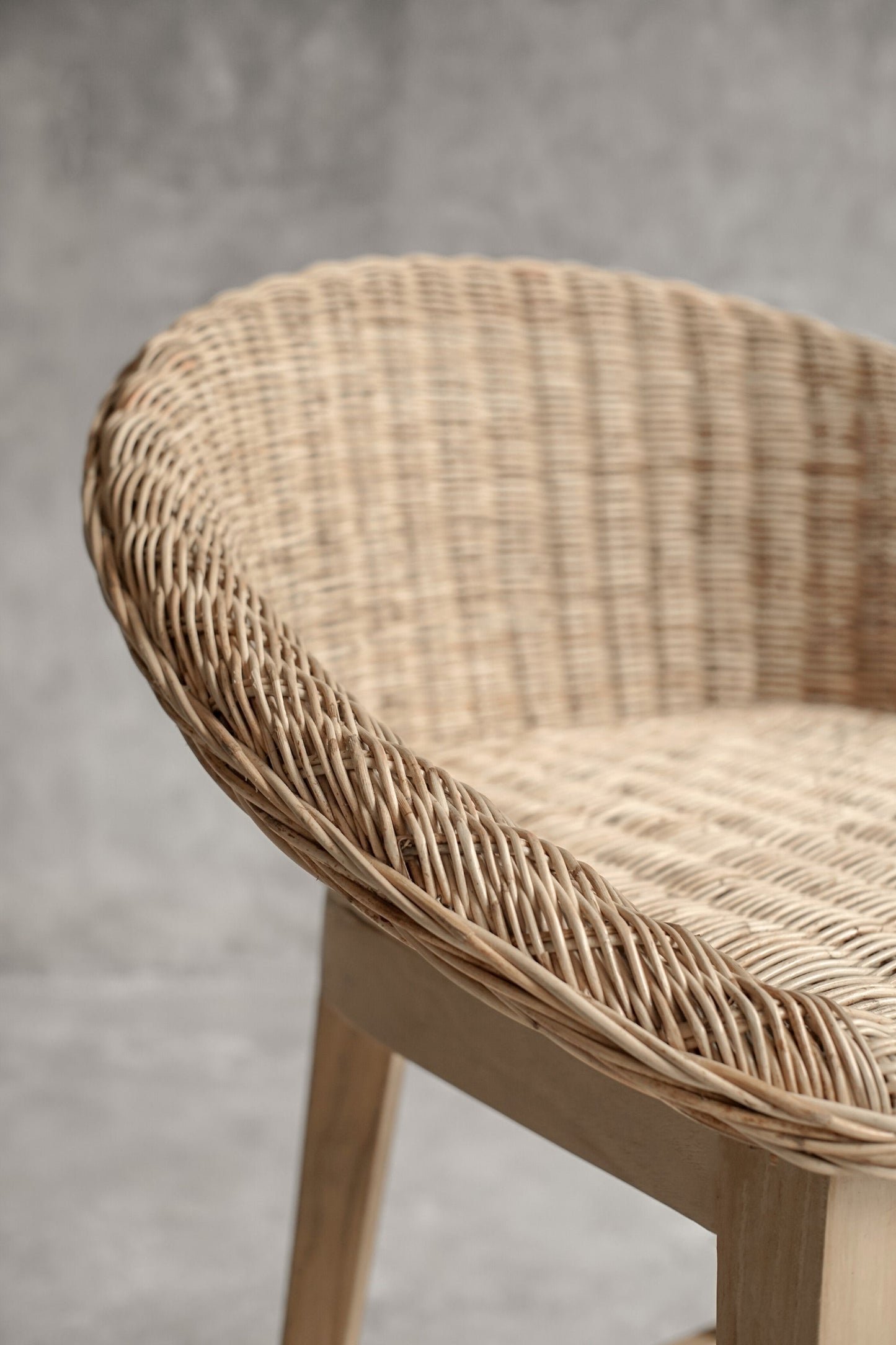 Husk Tub Counter Stool
