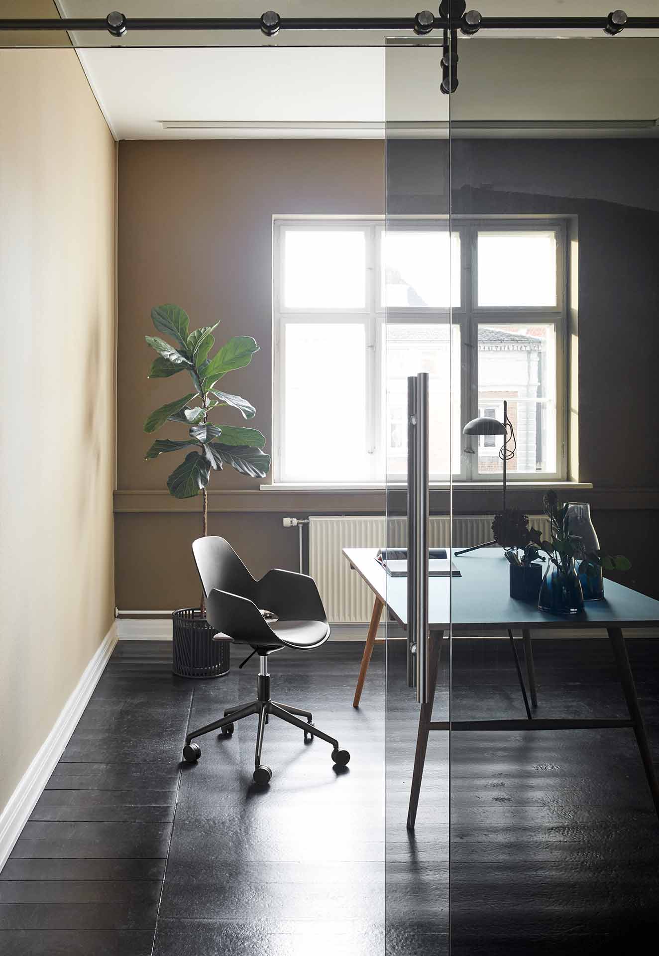 Falk Chair No Cushion - 5-Star Swivel Wheels