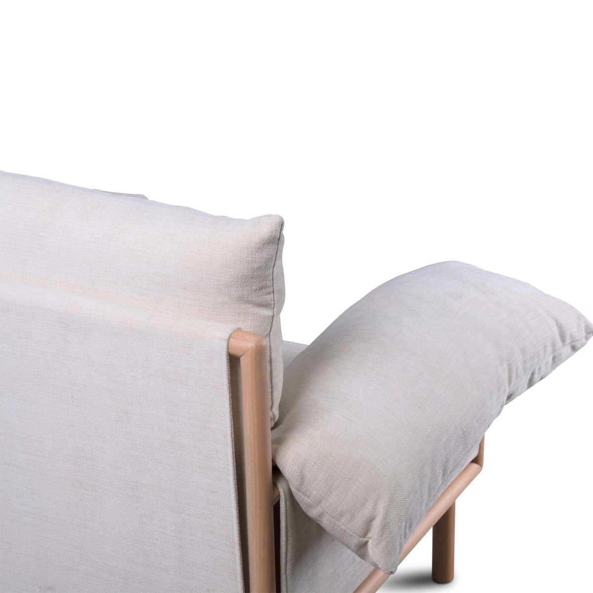 JCL002BN_3_1 detail of white armchair with pillow
