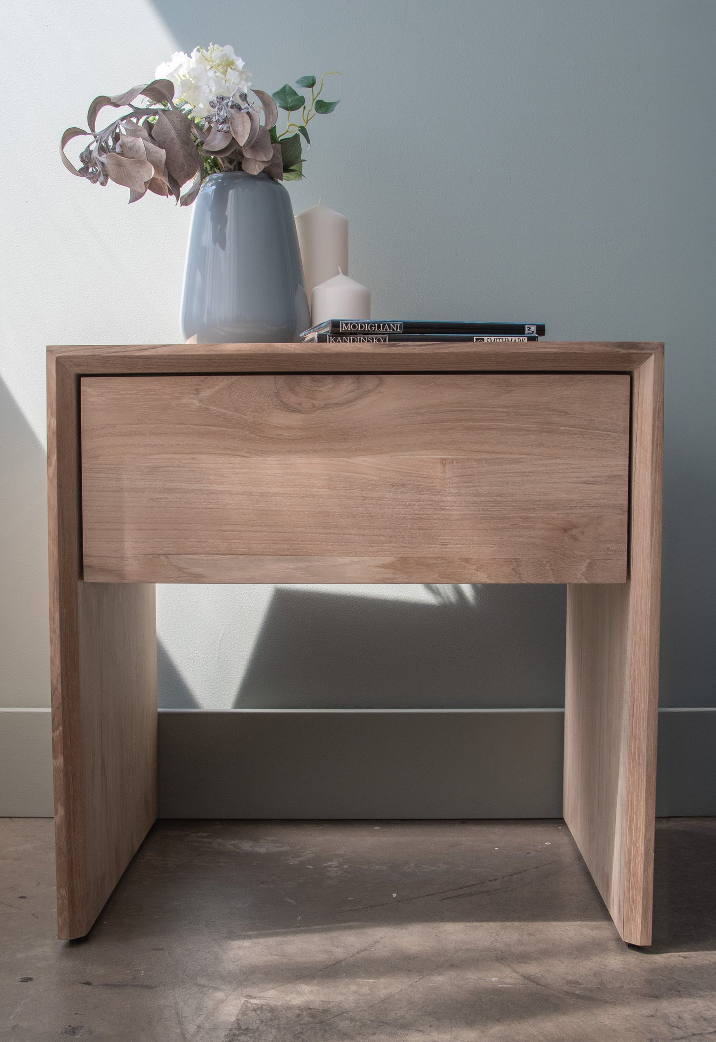 Jodoh Spindle Bedside