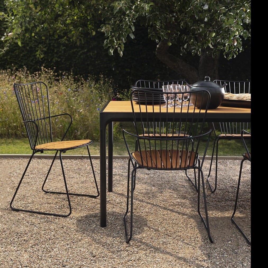PAON-FOUR outdoor dining set with black chairs and wood table