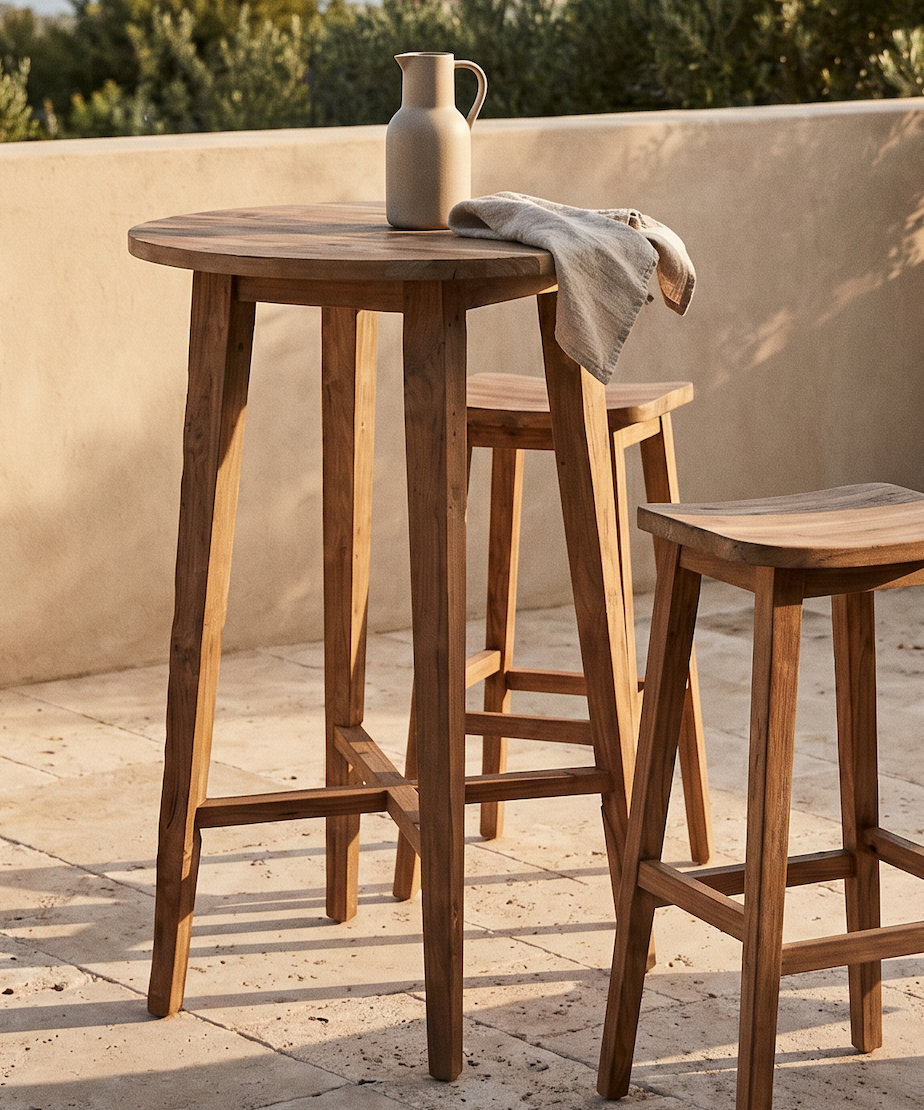 Woody Bar Table