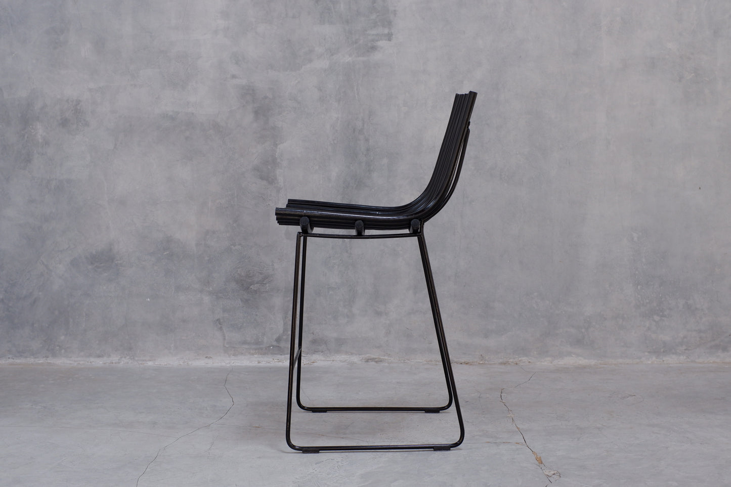 Warp Counterstool Black