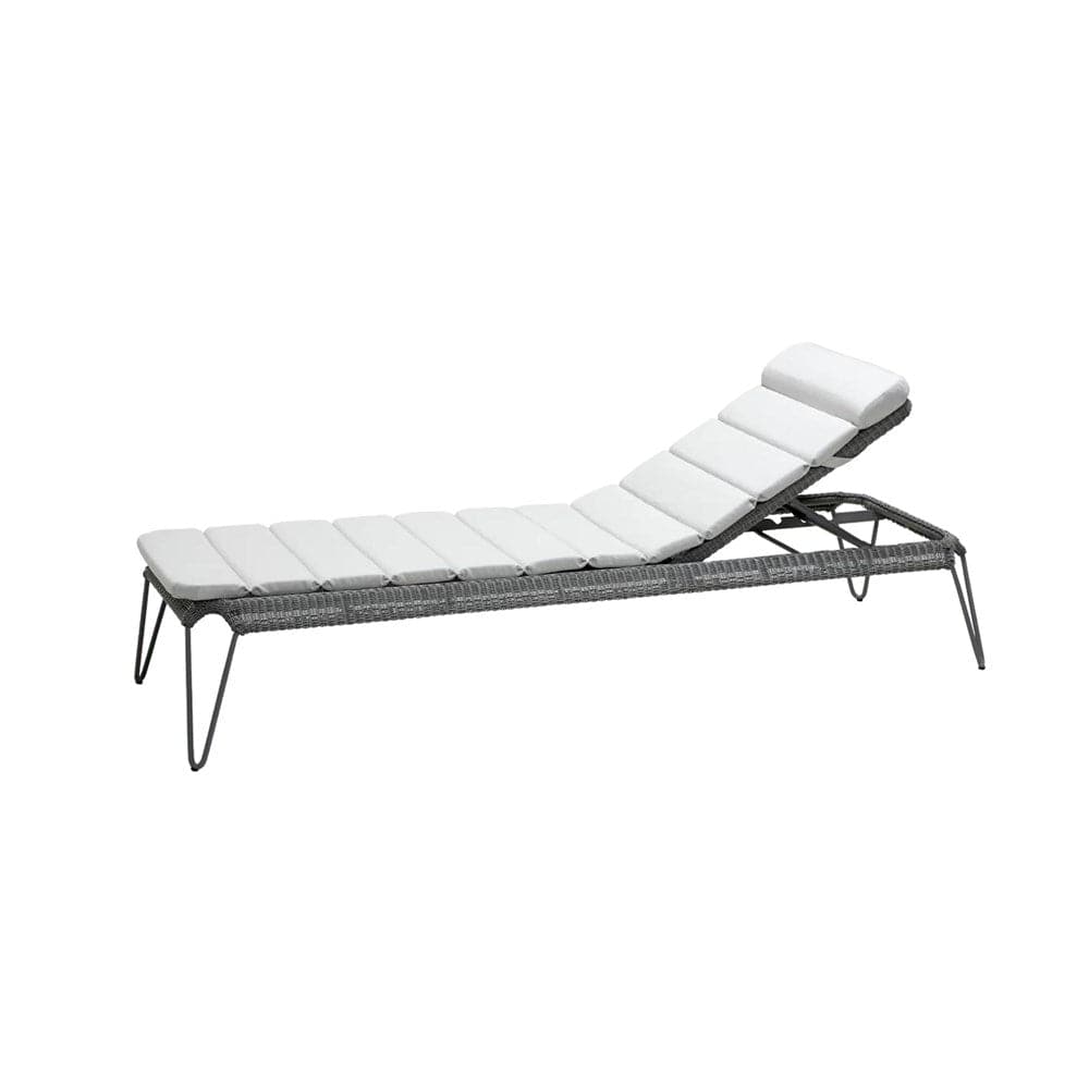 5569LI_1 Outdoor Chaise Lounge with White Cushions